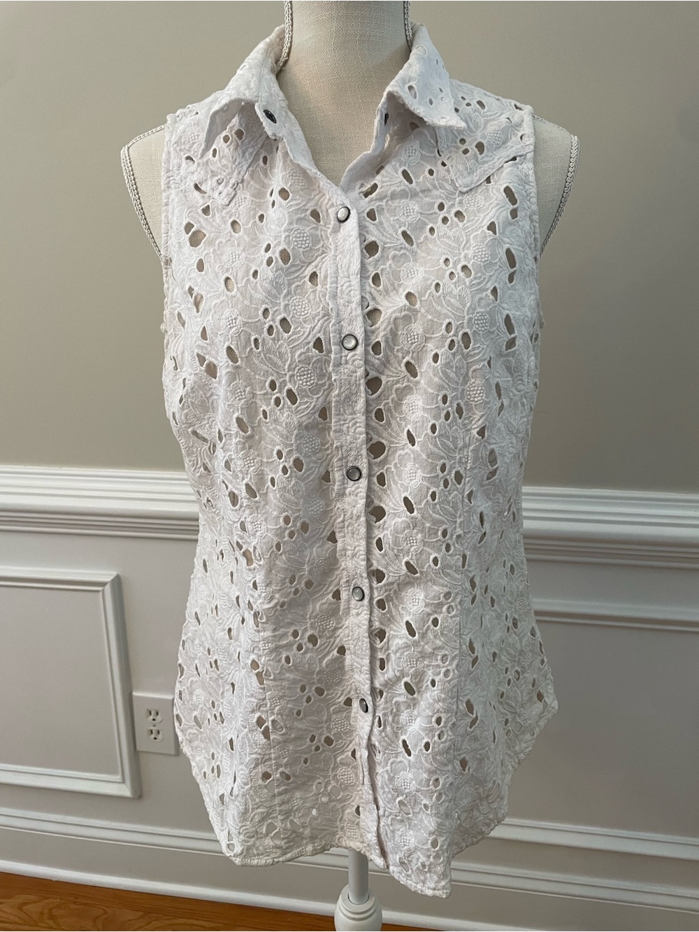 Stetson Women’s 100% Cotton Floral Eyelet Sleeveless Country Western Blouse Sz L